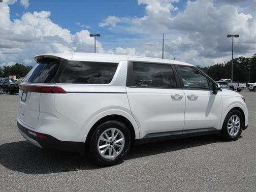 2023 Kia Carnival LX