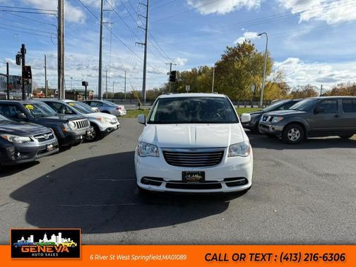 2013 Chrysler Town & Country Touring