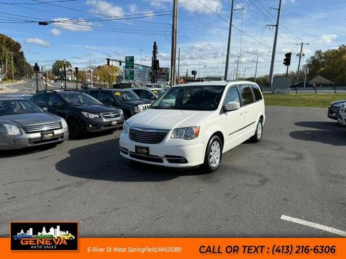 2013 Chrysler Town & Country Touring