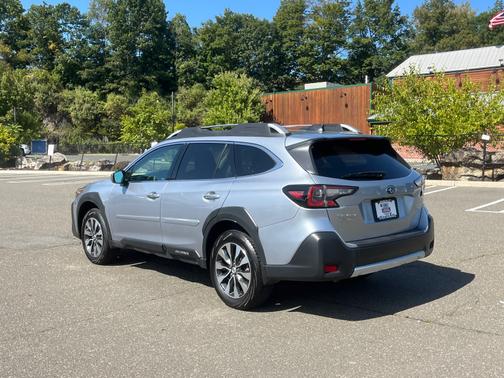 2024 Subaru Outback Touring