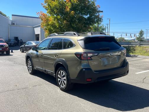 2023 Subaru Outback Premium
