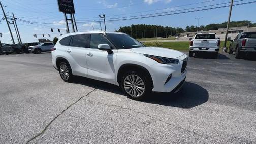 2023 Toyota Highlander Platinum