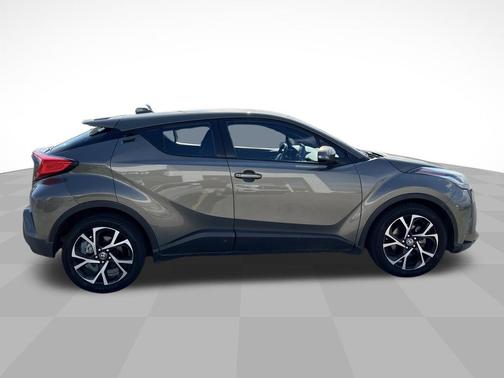 2021 Toyota C-HR XLE