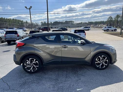 2021 Toyota C-HR XLE
