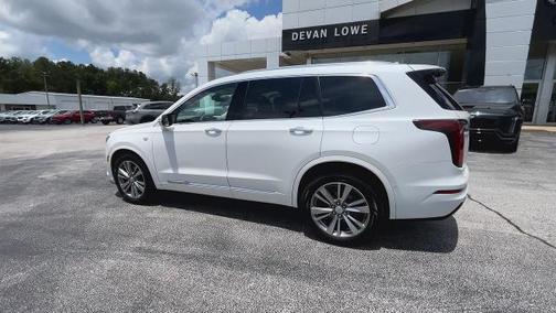 2022 Cadillac XT6 Premium Luxury FWD