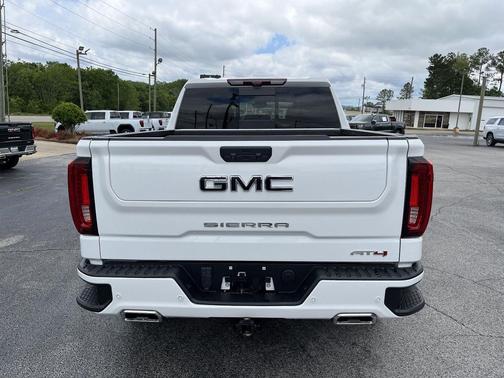 Summit White 2022 GMC Sierra 1500 AT4