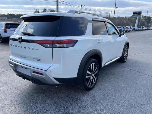 2023 Nissan Pathfinder Platinum 4WD