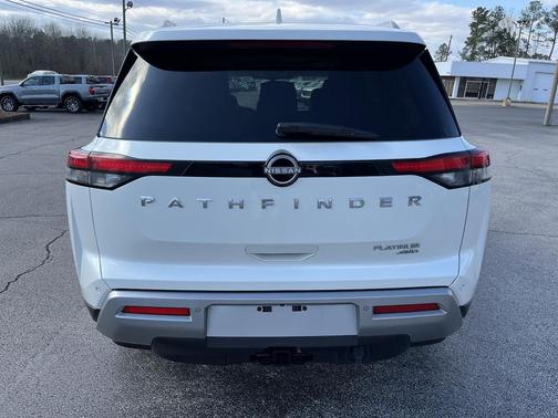 2023 Nissan Pathfinder Platinum 4WD