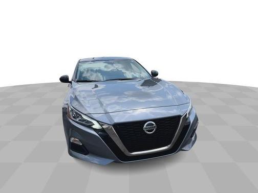 2021 Nissan Altima SR FWD