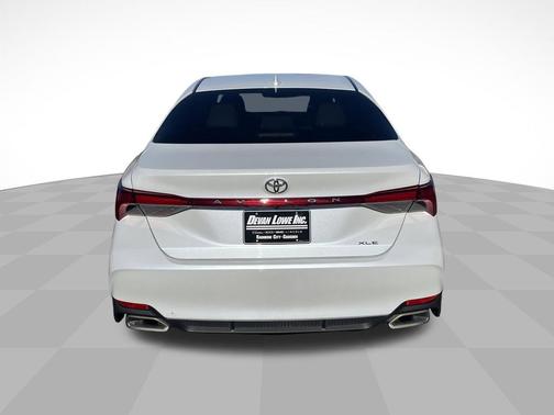 2022 Toyota Avalon XLE