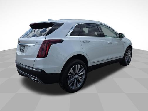Crystal White Tricoat 2026 Cadillac XT5 Premium Luxury