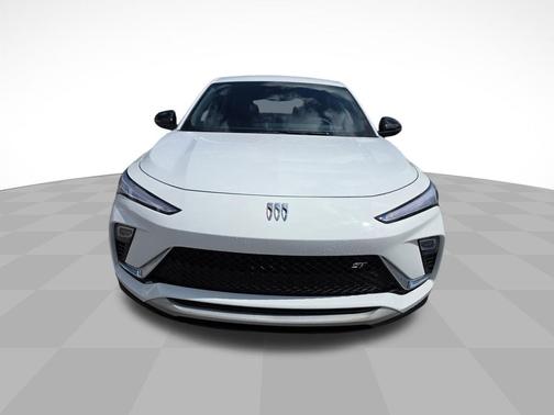 Summit White 2026 Buick Envista Sport Touring FWD