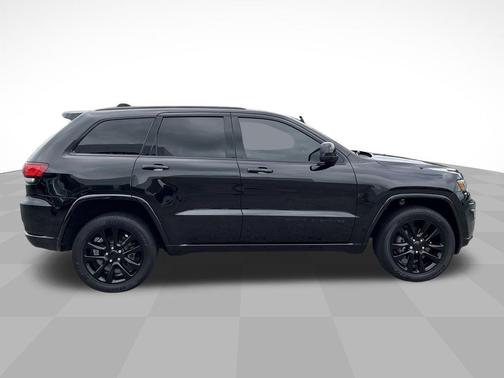 Diamond Black Crystal Pearlcoat 2020 Jeep Grand Cherokee Altitude