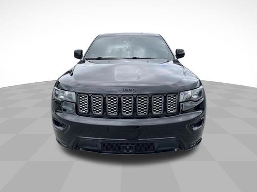 Diamond Black Crystal Pearlcoat 2020 Jeep Grand Cherokee Altitude