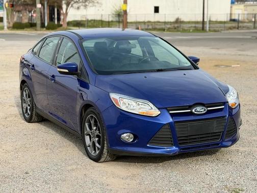 Blue 2014 Ford Focus SE