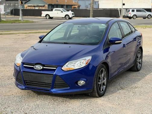 Blue 2014 Ford Focus SE