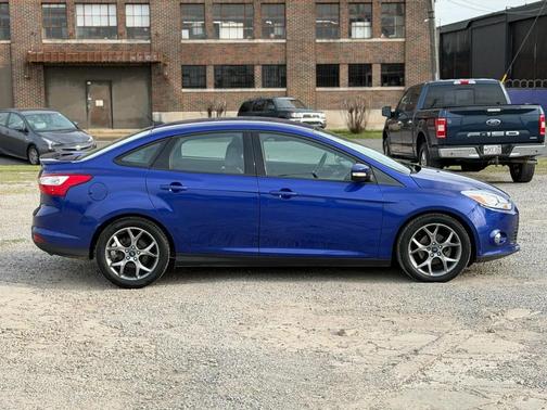 Blue 2014 Ford Focus SE