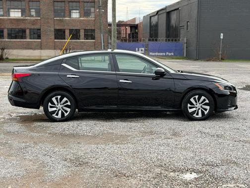 2025 Nissan Altima S FWD