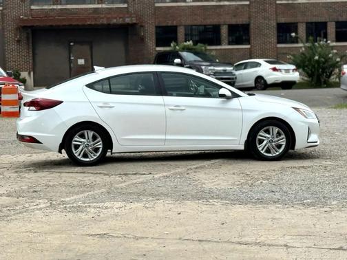 2020 Hyundai ELANTRA Limited