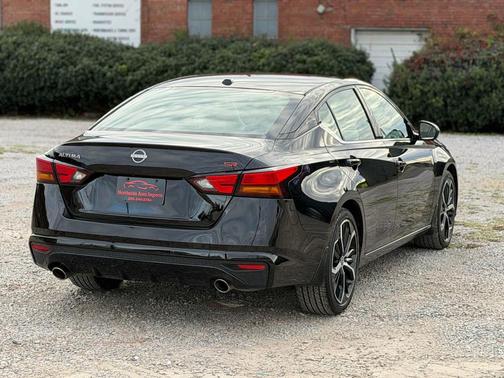2023 Nissan Altima SR FWD