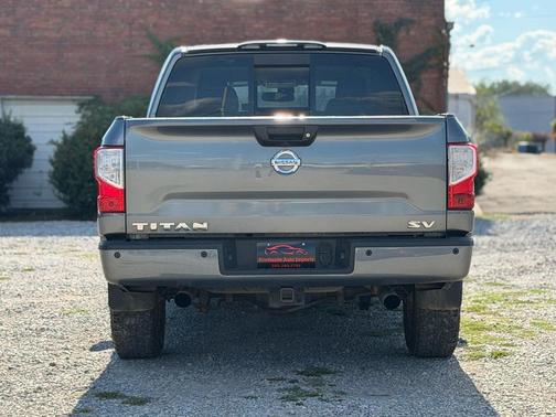 2017 Nissan Titan SV