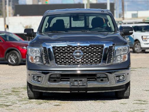 2017 Nissan Titan SV