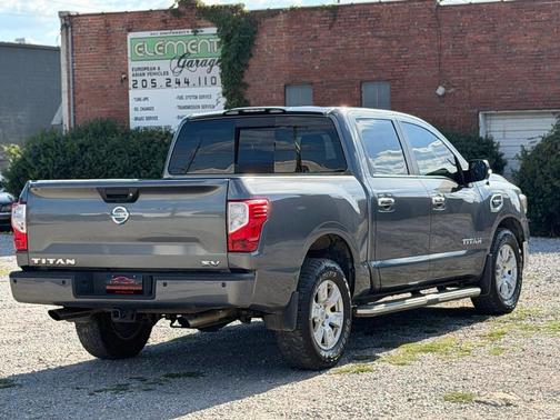2017 Nissan Titan SV