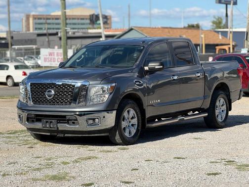 2017 Nissan Titan SV