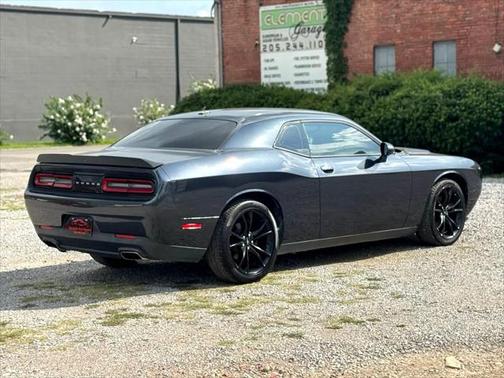 2017 Dodge Challenger SXT