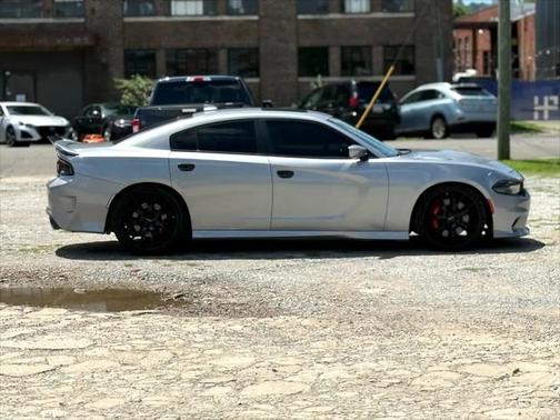 2016 Dodge Charger SRT 392