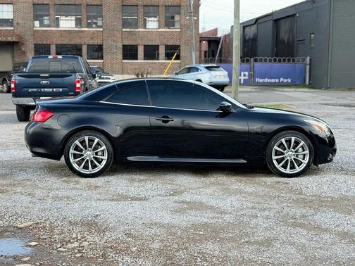 2009 INFINITI G37 Base
