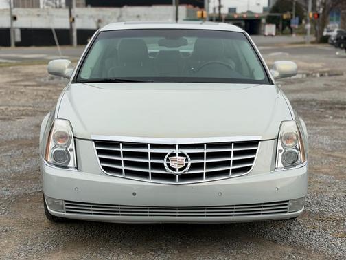 2010 Cadillac DTS Luxury Collection