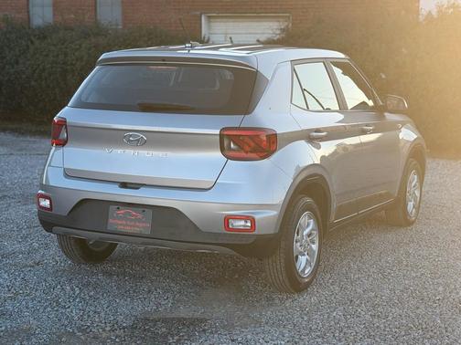 2025 Hyundai VENUE SE