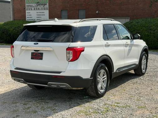 Star White Metallic Tri-Coat 2024 Ford Explorer XLT
