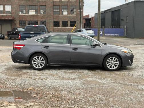 2013 Toyota Avalon XLE