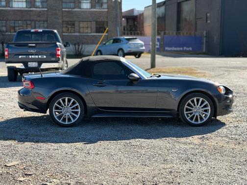 2017 FIAT 124 Spider Base