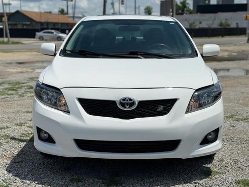 Super White 2010 Toyota Corolla S