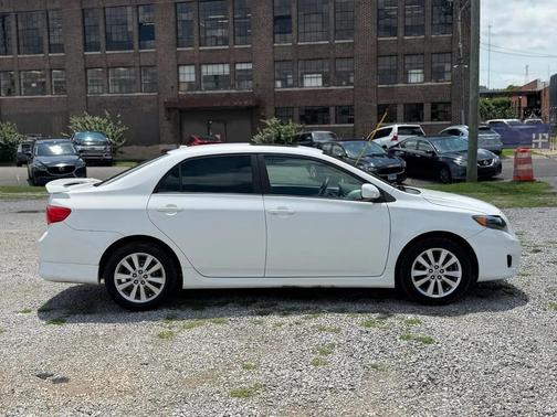 Super White 2010 Toyota Corolla S