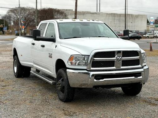 2018 RAM 3500 Tradesman Crew Cab 4x4 8' Box