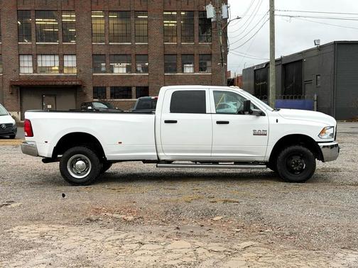 2018 RAM 3500 Tradesman Crew Cab 4x4 8' Box