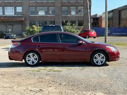 2011 Nissan Altima 3.5 SR