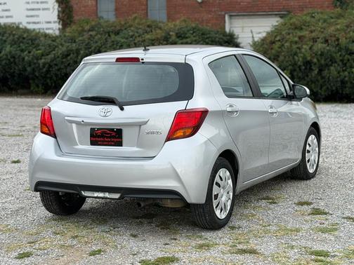 2016 Toyota Yaris LE