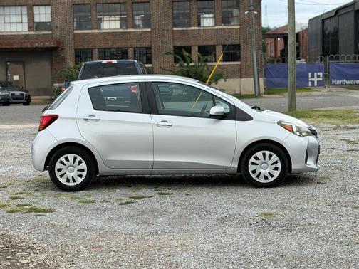 2016 Toyota Yaris LE