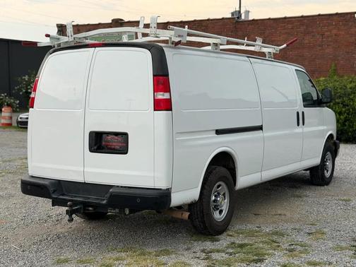 Summit White 2022 Chevrolet Express 2500 LT