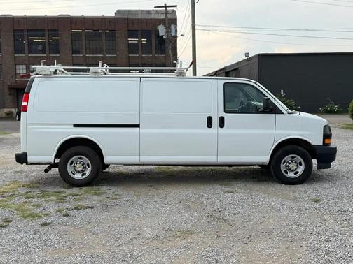 Summit White 2022 Chevrolet Express 2500 LT
