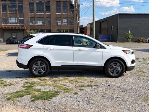 Oxford White 2022 Ford Edge SEL