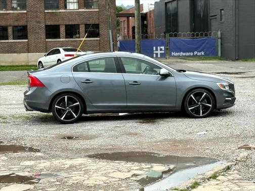 2016 Volvo S60 T5 R-Design Special Edition