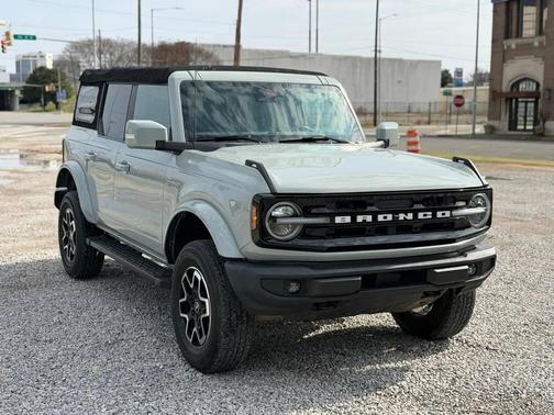 2022 Ford Bronco Outer Banks
