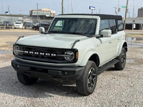 2022 Ford Bronco Outer Banks