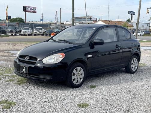 Photo 2 of 15 of 2010 Hyundai Accent GS